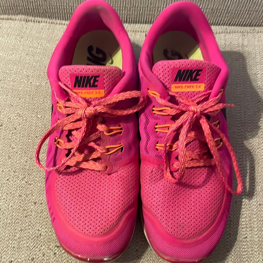 Pink Nike Tennis Shoes